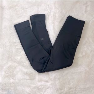 Lululemon size 27 4 charcoal skinny leg yoga 3/4 length leggings worn only once